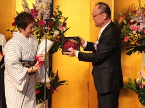 表彰式の様子（写真右＝後藤社長）